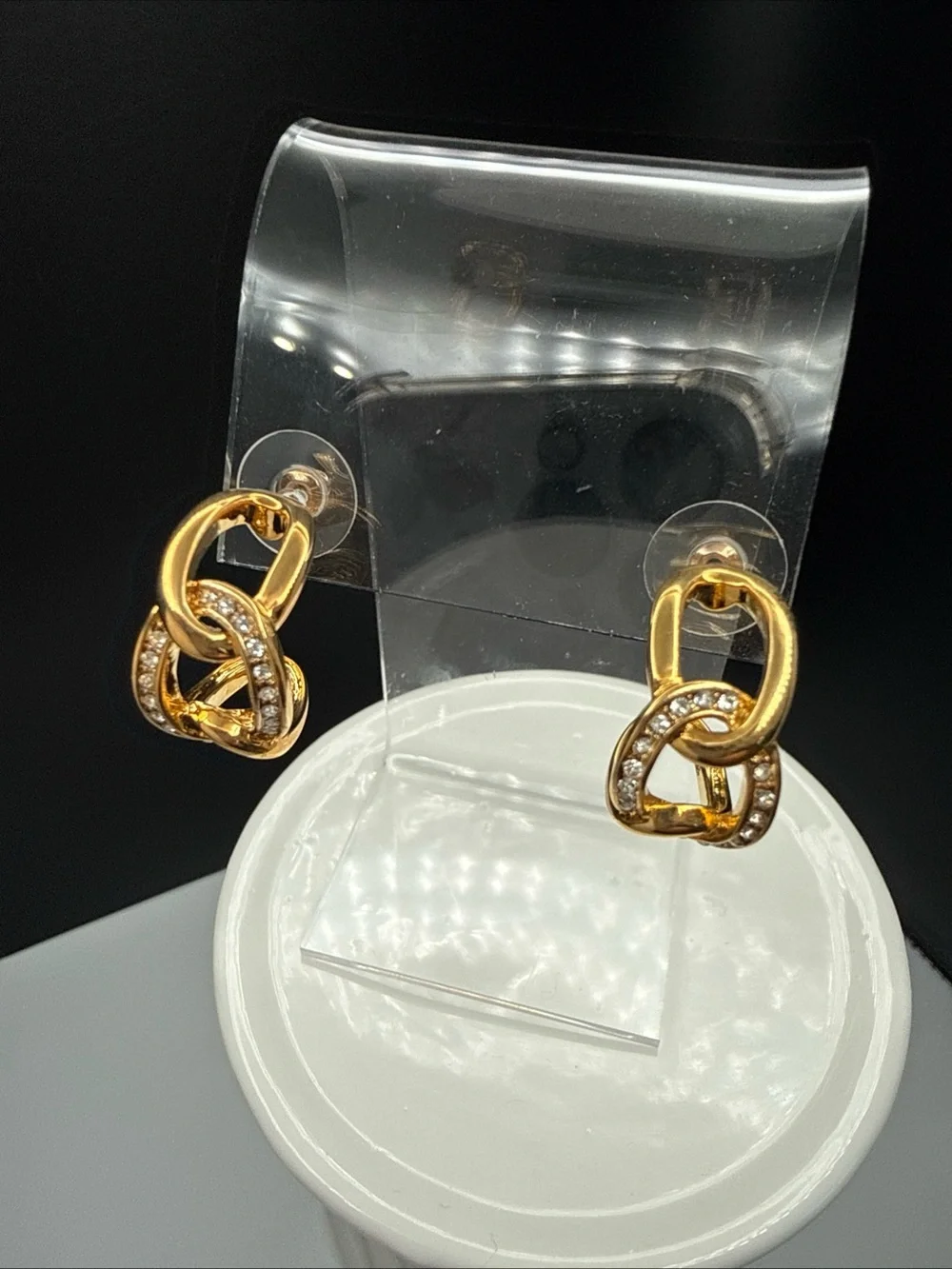 Source‎ Unknown Gold-Tone Crystal Link Earrings